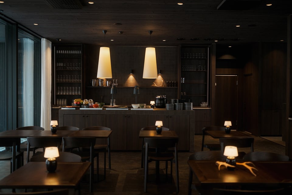 The bar and breakfast lounge at Halo Igloos